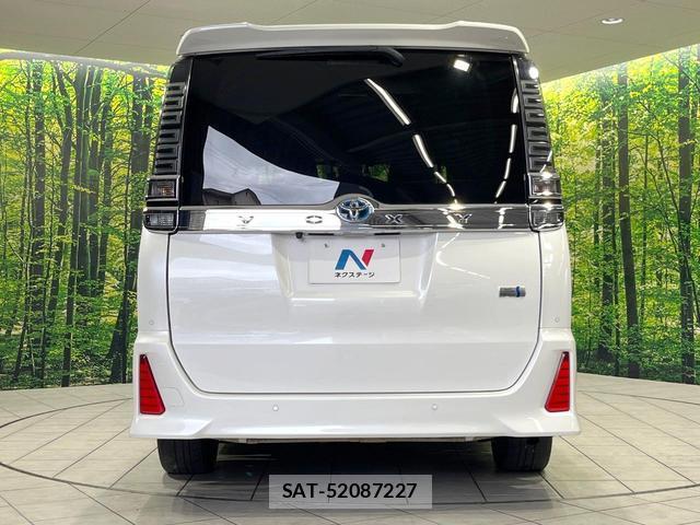 Toyota VOXY 2019-06 8551075-15