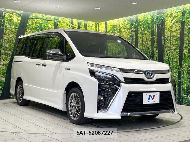 Toyota VOXY 2019-06 8551075-16
