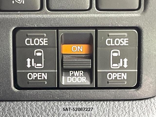 Toyota VOXY 2019-06 8551075-3