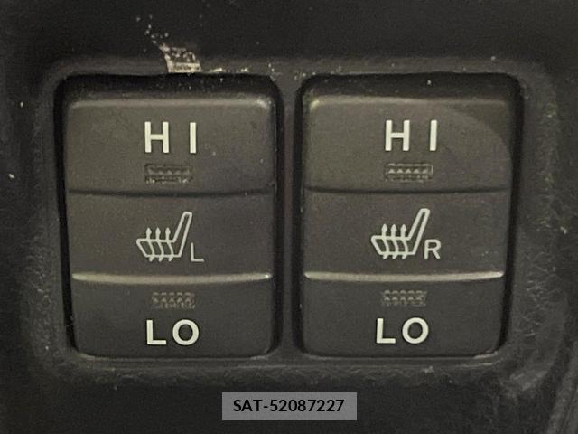 Toyota VOXY 2019-06 8551075-6