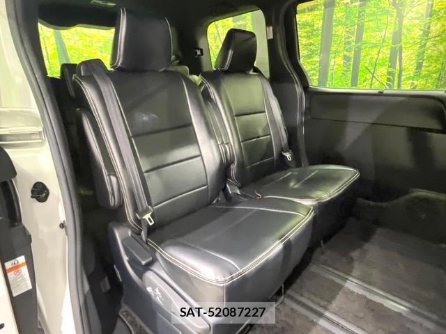 Toyota VOXY 2019-06 8551075-8