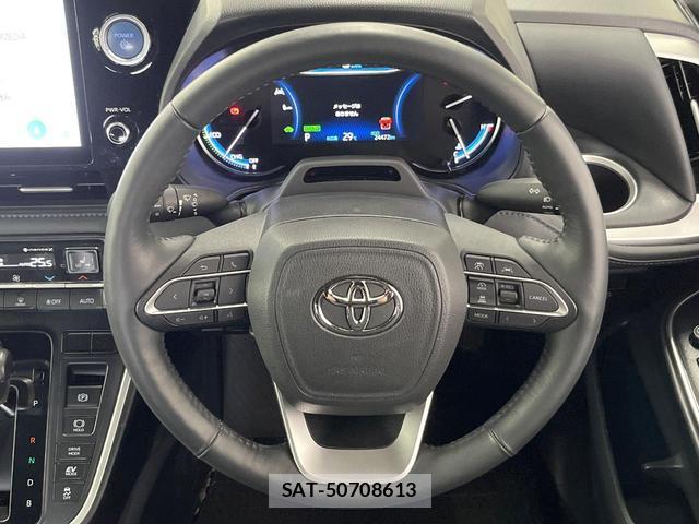 Toyota VOXY 2023-05 8551094-11