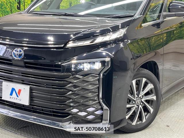 Toyota VOXY 2023-05 8551094-12