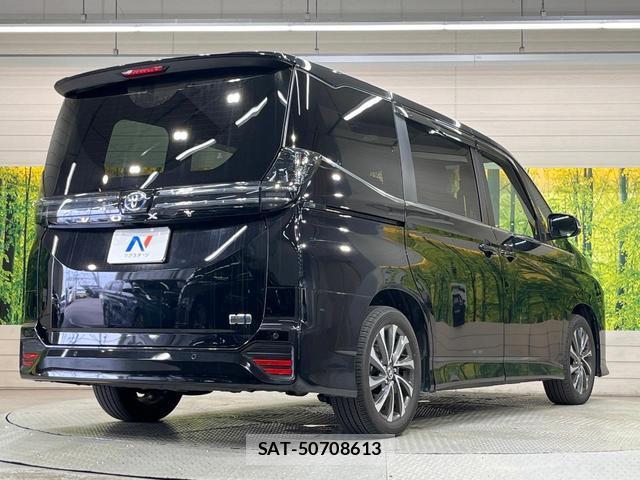 Toyota VOXY 2023-05 8551094-17