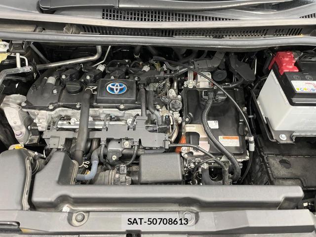 Toyota VOXY 2023-05 8551094-18