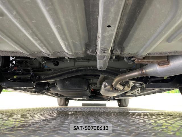 Toyota VOXY 2023-05 8551094-19