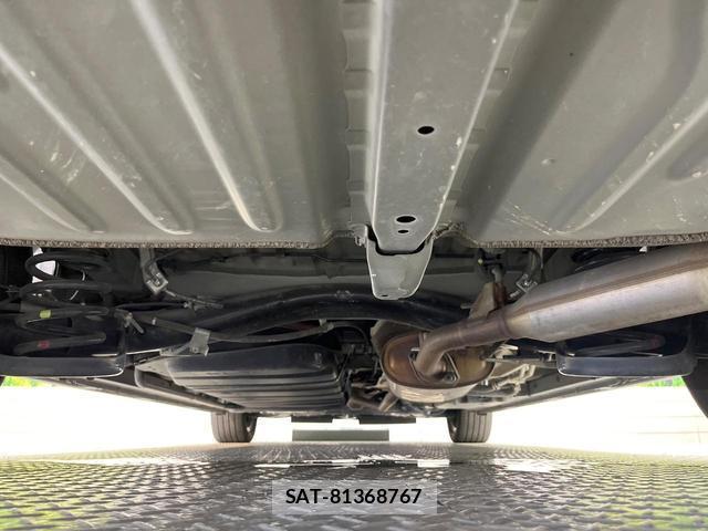Toyota VOXY 2021-09 8551099-18