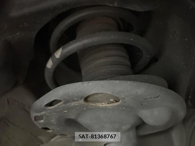 Toyota VOXY 2021-09 8551099-19