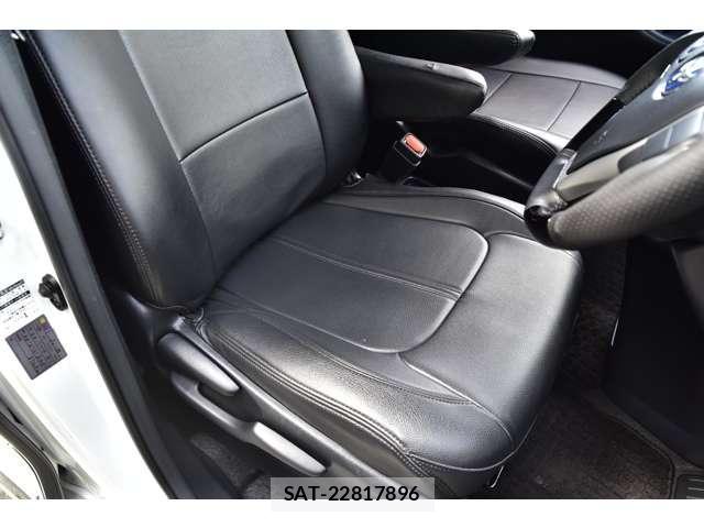 Toyota VOXY 2014-03 8551194-16
