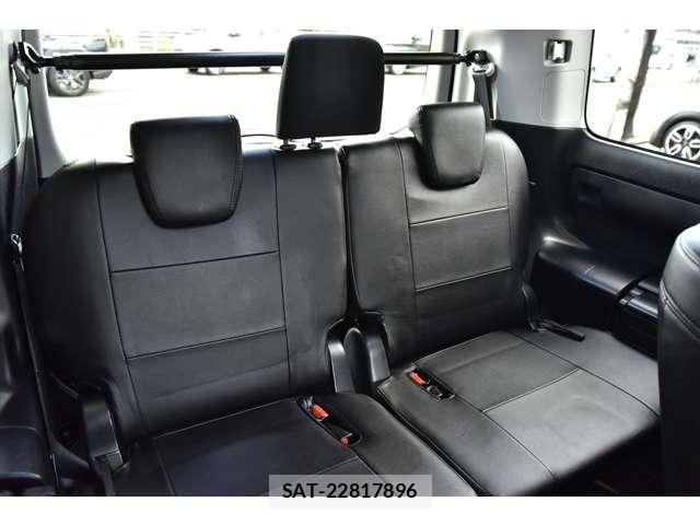 Toyota VOXY 2014-03 8551194-19