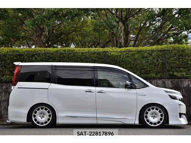 Toyota VOXY 2014-03 8551194-5