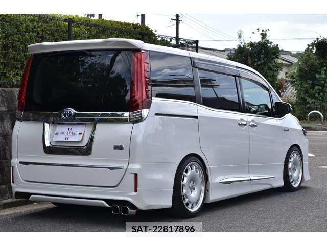 Toyota VOXY 2014-03 8551194-6