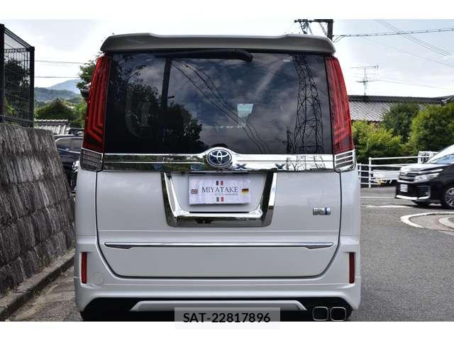 Toyota VOXY 2014-03 8551194-7