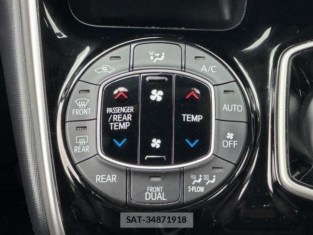 Toyota VOXY 2018-03 8551350-15
