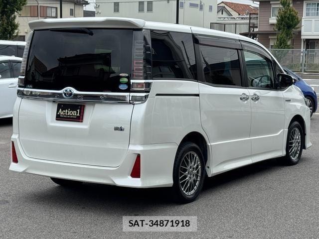 Toyota VOXY 2018-03 8551350-5