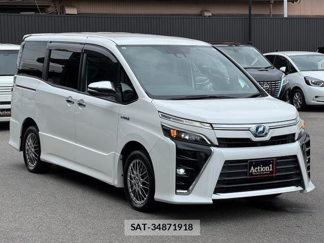 Toyota VOXY 2018-03 8551350-6
