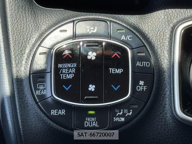 Toyota VOXY 2014-08 8551351-15
