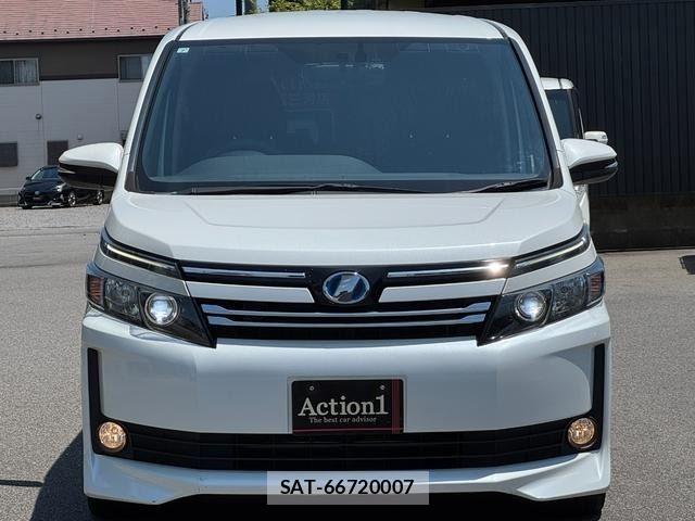 Toyota VOXY 2014-08 8551351-2
