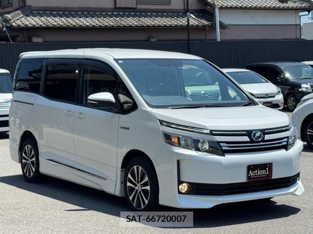 Toyota VOXY 2014-08 8551351-6