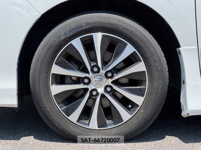 Toyota VOXY 2014-08 8551351-7