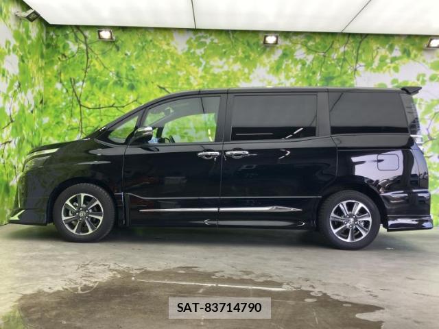 Toyota VOXY 2021-03 8551455-1