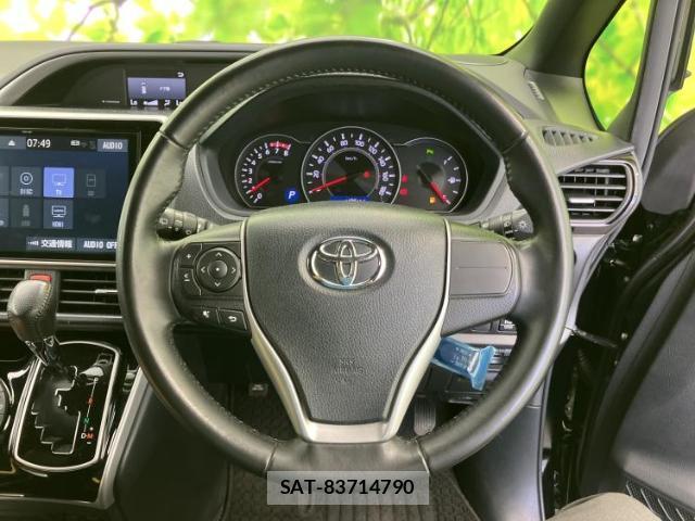 Toyota VOXY 2021-03 8551455-13