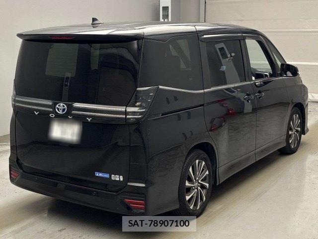 Toyota VOXY 2022-03 8551469-1