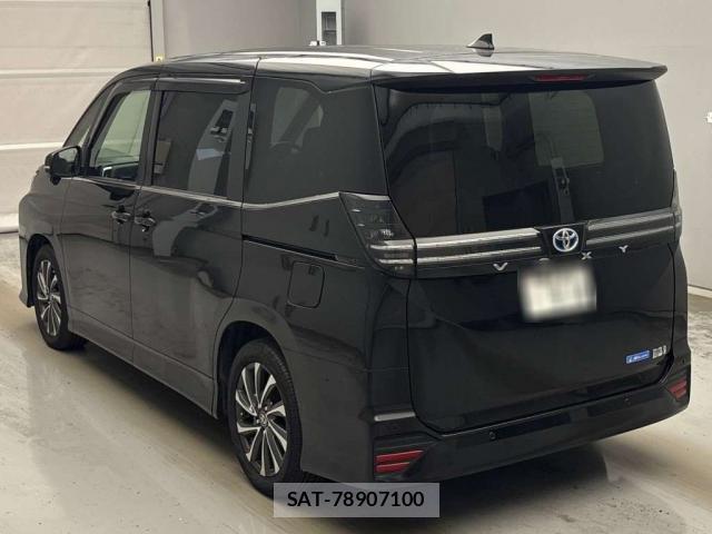 Toyota VOXY 2022-03 8551469-10
