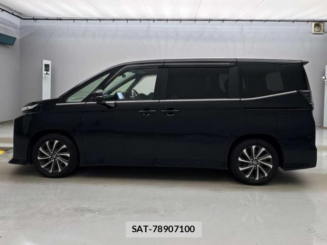 Toyota VOXY 2022-03 8551469-4