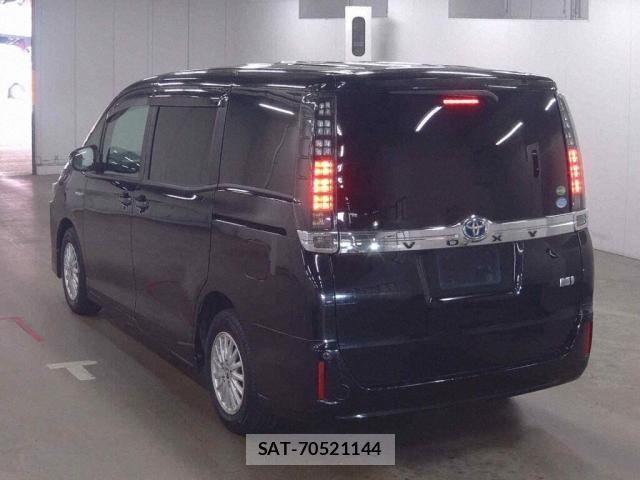 Toyota VOXY 2016-04 8551497-1