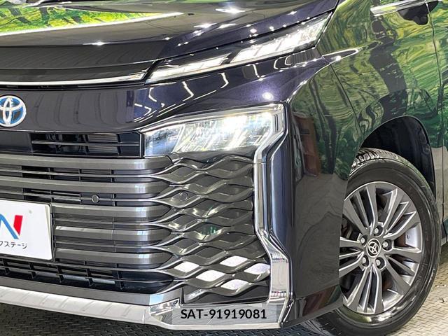 Toyota VOXY 2022-04 8551665-12