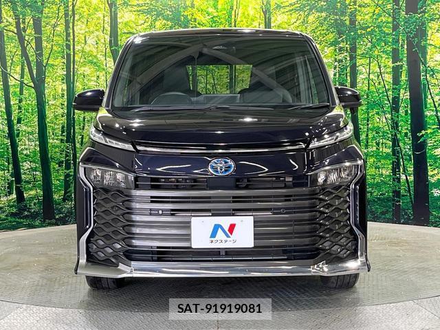 Toyota VOXY 2022-04 8551665-14