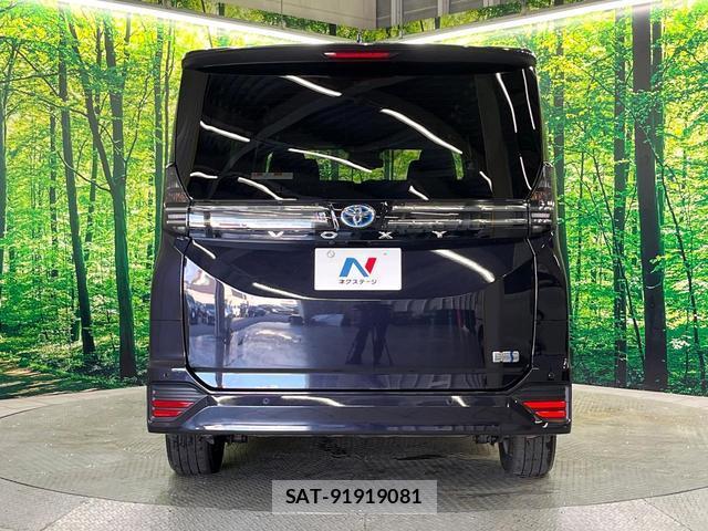 Toyota VOXY 2022-04 8551665-15