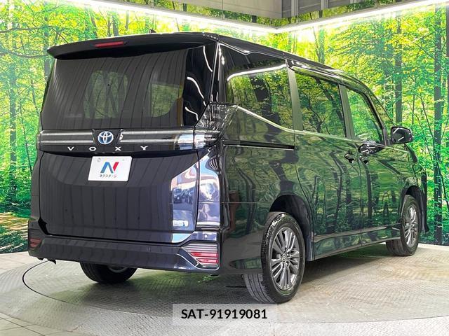 Toyota VOXY 2022-04 8551665-17