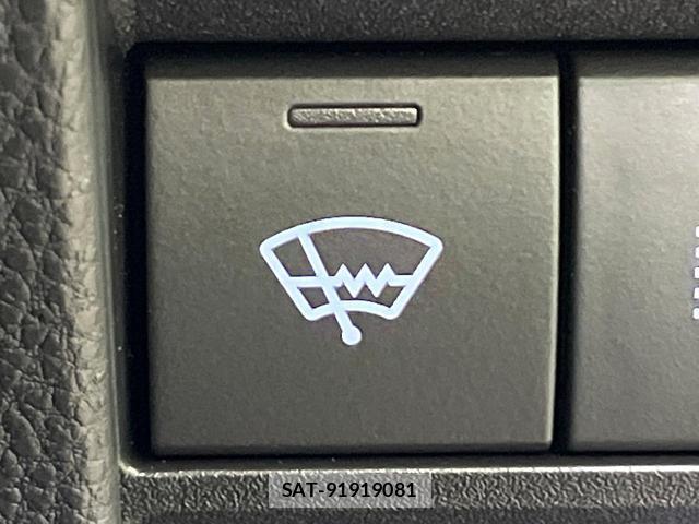 Toyota VOXY 2022-04 8551665-2