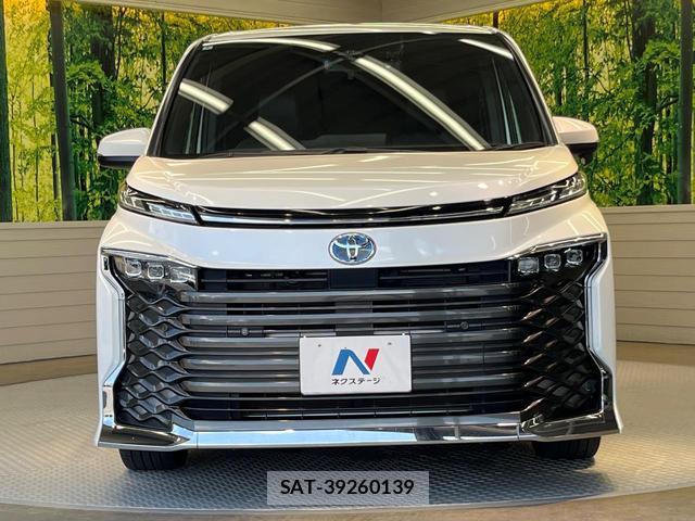 Toyota VOXY 2022-03 8551695-14