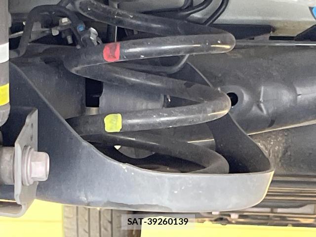 Toyota VOXY 2022-03 8551695-19