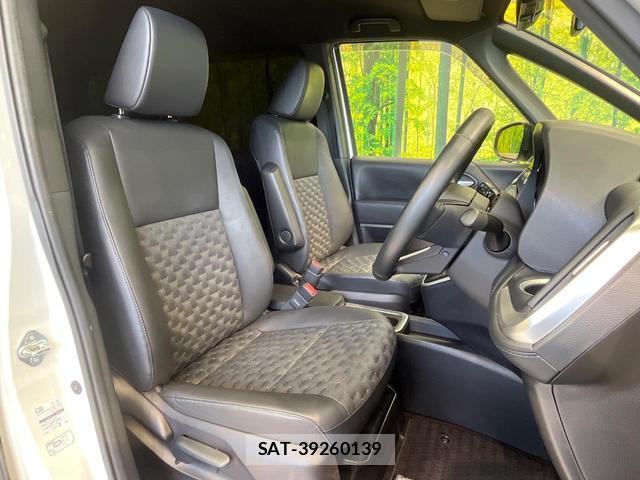 Toyota VOXY 2022-03 8551695-7