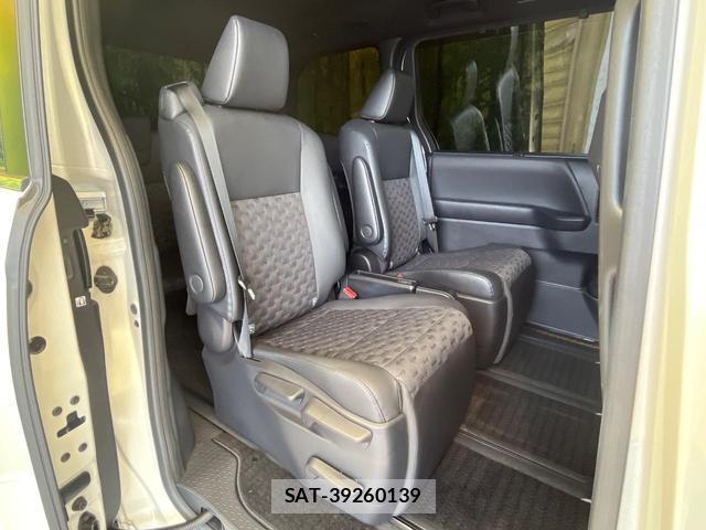 Toyota VOXY 2022-03 8551695-8