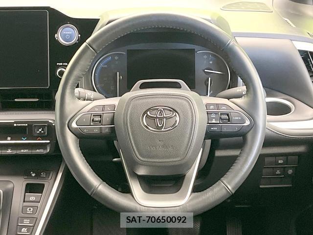 Toyota VOXY 2022-09 8551748-11