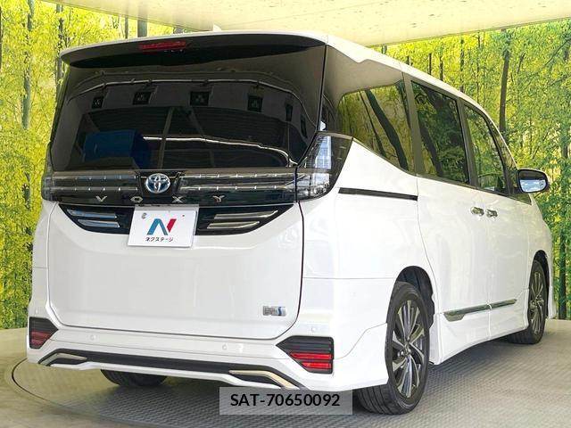 Toyota VOXY 2022-09 8551748-16