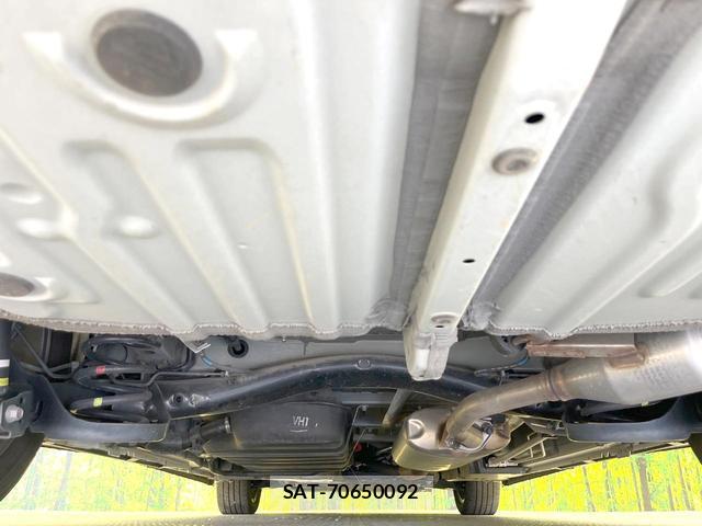 Toyota VOXY 2022-09 8551748-18