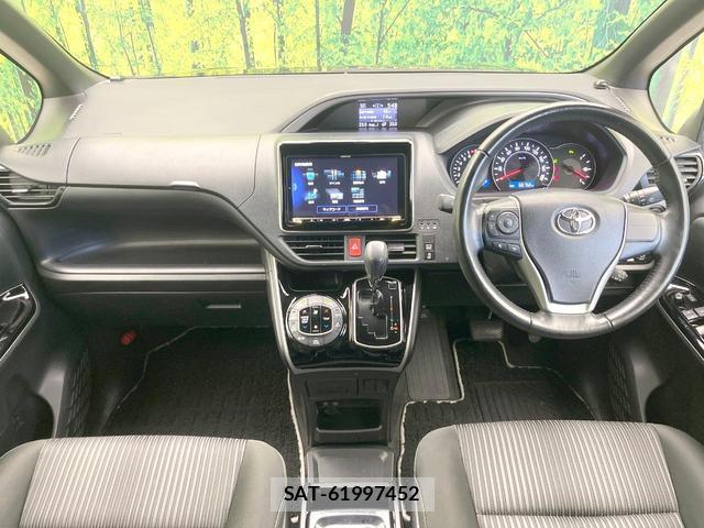 Toyota VOXY 2020-02 8551751-1