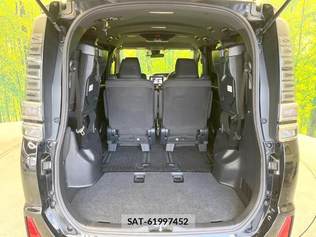 Toyota VOXY 2020-02 8551751-10