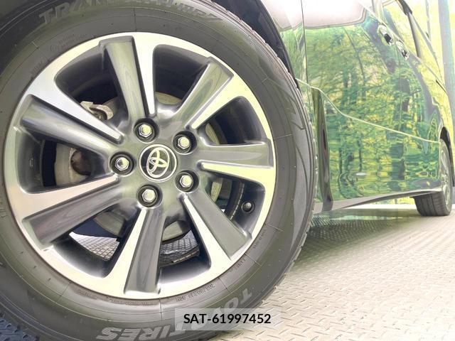 Toyota VOXY 2020-02 8551751-12