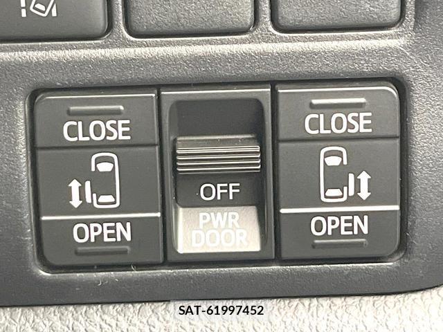 Toyota VOXY 2020-02 8551751-5