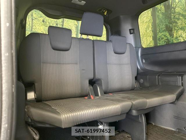 Toyota VOXY 2020-02 8551751-9