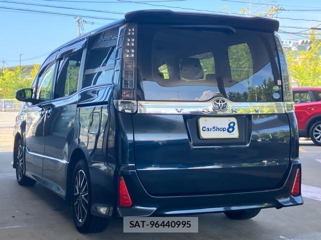 Toyota VOXY 2016-12 8551764-1