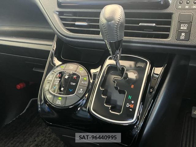 Toyota VOXY 2016-12 8551764-16