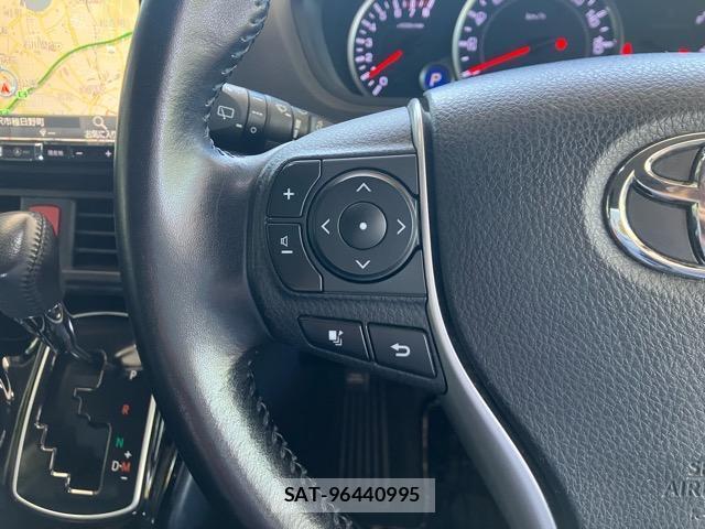 Toyota VOXY 2016-12 8551764-17